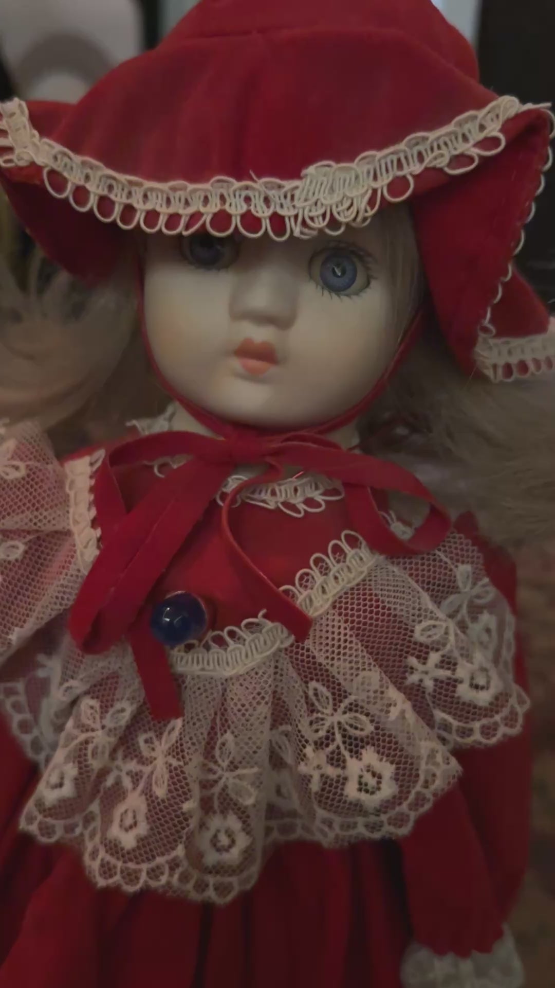 EMF / Static detector Doll Madam Alexander Alice in Wonderland